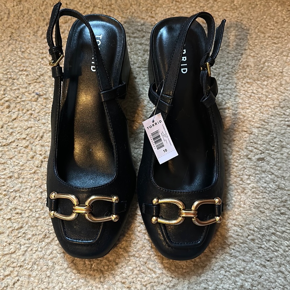 Torrid Dress Shoes Size 10 Black with gold colored buckle